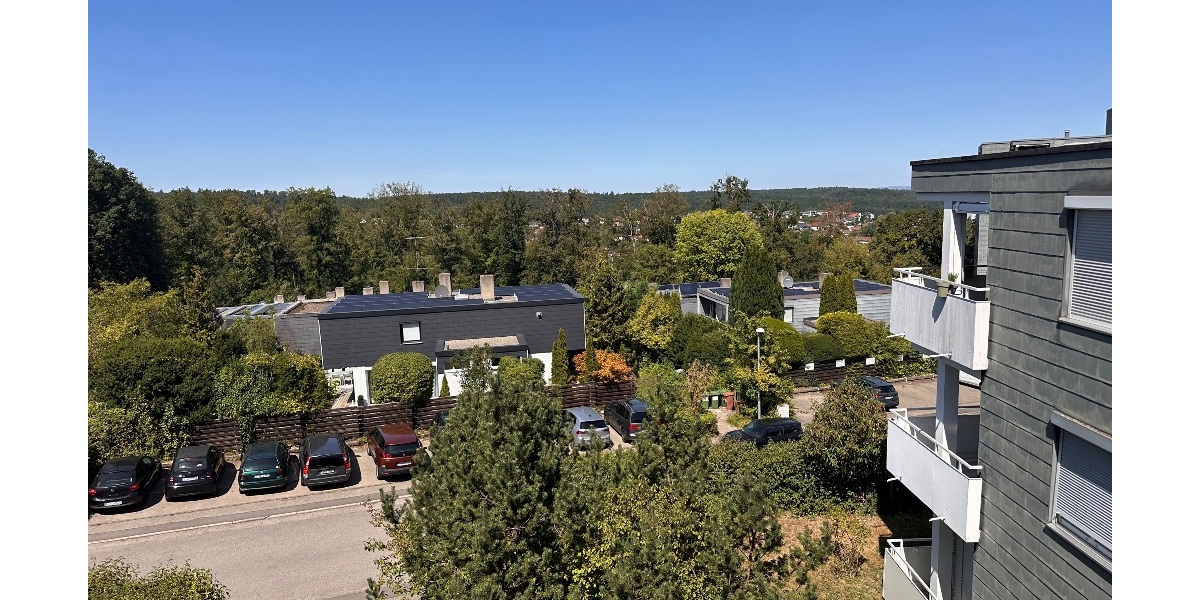 Kinderzimmer mit Blick aus dem Fenster
