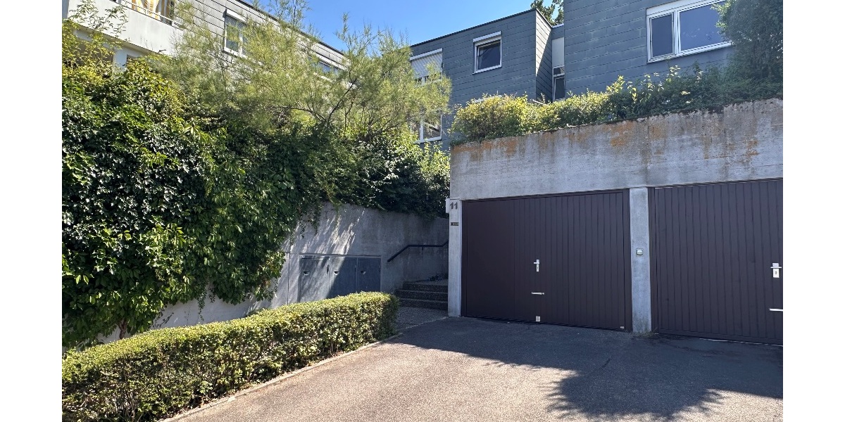 Einzelgarage mit Stellplatz