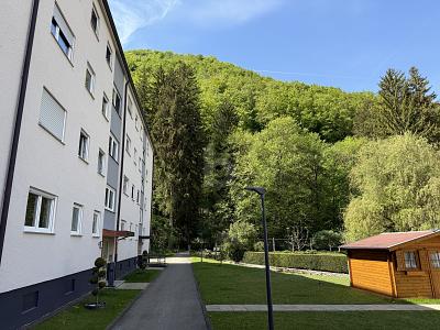 RUHIG GELEGEN, DIREKT AM WALD - Etagenwohnung Bad Urach | Angebot:26990137